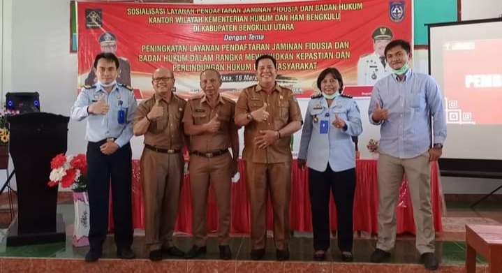 Sekda Buka Sosialisasi Pelayanan Hukum dan HAM Kantor Wilayah Kementerian Hukum dan HAM Bengkulu, di Aula Hotel Rafflesia, Arga Makmu