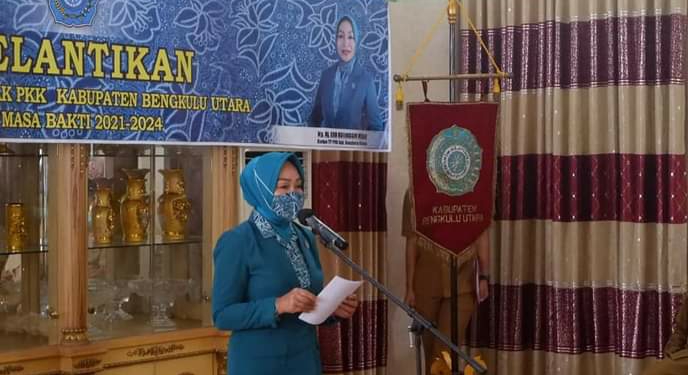 Ketua Pemberdayaan Kesehatan Keluarga (PKK) Ny.Hj Eko Kurnia Ningsih Mian