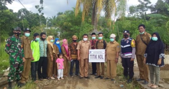Kepala Desa Kurotidur Alex Nauli melaksanakan musyawarah penentuan titik nol pembangunan rabat beton di Dusun III dengan volume 300 meter dan drainase dengan volume 75 meter