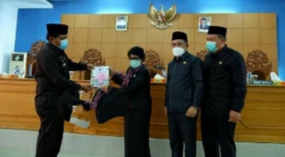 Nota pengantar terhadap Laporan Keterangan Pertanggung Jawaban Bupati Tahun 2020.