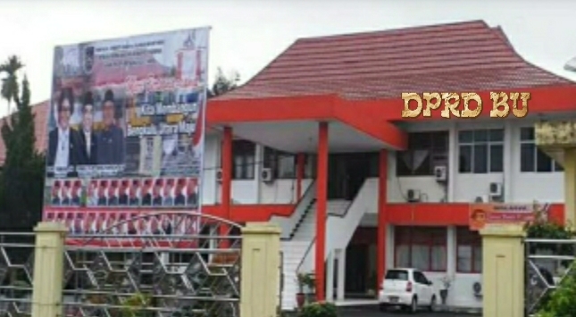 Tercium tunjangan transportasi yang dibayarkan pihak Sekretariat DPRD Tercium Korupsi 