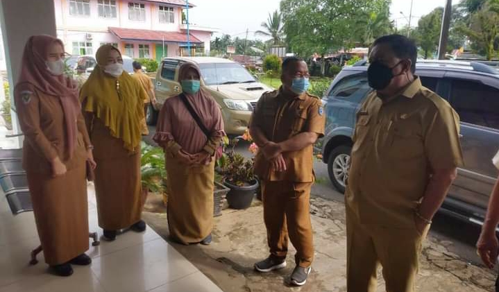 Sekretaris Daerah Kabupaten Bengkulu Utara Dr.Haryadi, S.Pd, MM, M.Si melakukan inspeksi mendadak hari pertama masuk kerja ASN