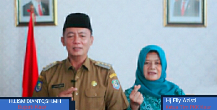 Bupati Lismidianto,SH.MH di dampingi Ketua Tim PKK Kaur Elly Azisti mengucapkan Harganas ke- 28