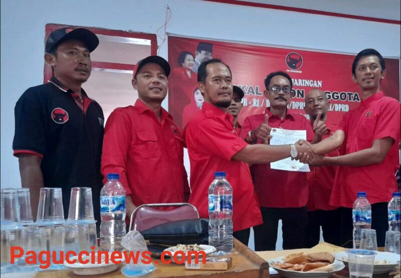 Dewan Pimpinan Cabang Partai Demokrasi Indonesia Perjuangan ( DPC PDIP ) kabupaten Mukomuko membuka pendaftaran bakal calon legislatif