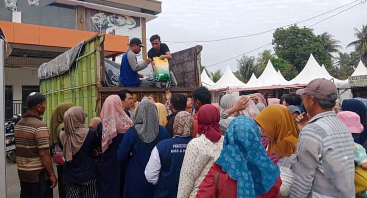Melonjaknya harga beras pemerintah kabupaten Kaur menggelar pasara Murah