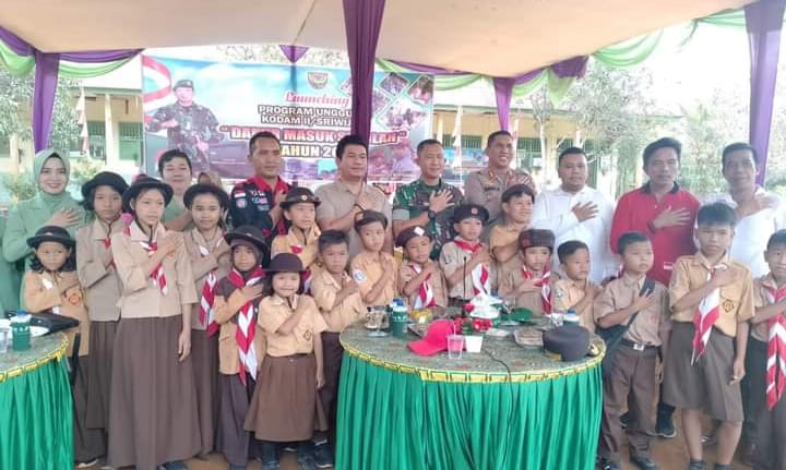 Program Unggulan Kodam II/Sriwijaya “Dapur Masuk Sekolah”.Desa Balam Kecamatan Air Padang