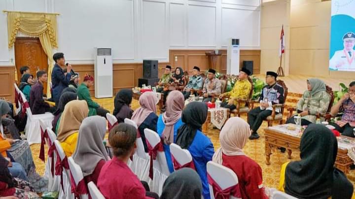 Gubernur Rohidin Mersyah Memberikan Kuliah Inspirasi Kepada Mahasiswa Program Pertukaran Mahasiswa Merdeka (PMM) Inbound Provinsi Bengkulu 