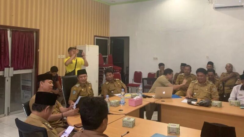 Rapat Koordinasi  dipimpin Wakil Bupati Kaur  Herlian Muchrim ST. Dan di hadiri oleh Sekda kau