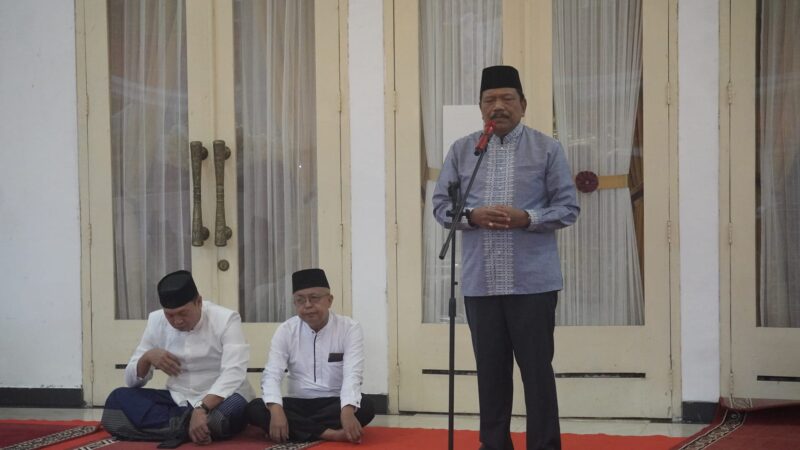 Bupati  Ir. H. Mian menyampaikan rasa syukur karena masih diberi kesempatan untuk bersilaturahmi, kegiatan safari Ramadhan