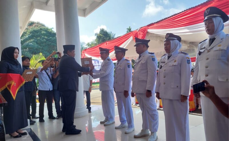 Pengukuhan oleh Bupati bengkulu utara untuk masa perpanjangan jabatan kepala desa periode masa bakti 2019 sampai dengan 2027