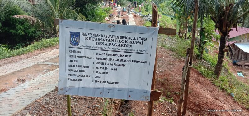 Desa Pagardin Bangun Jalan Lingkungan