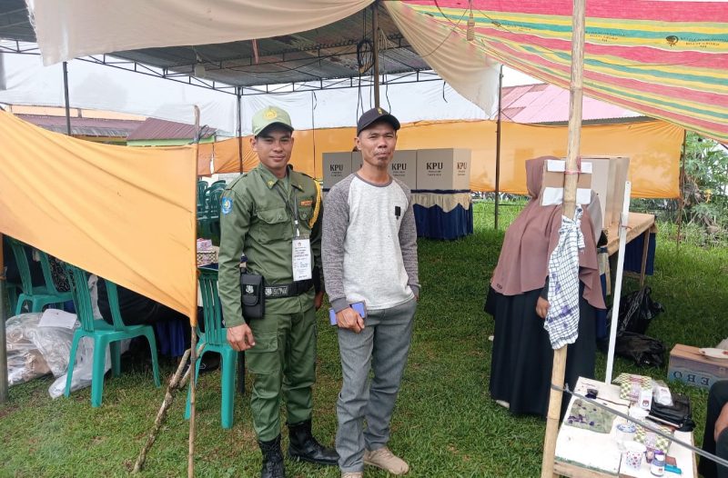 Pilkada 2024 Kades Karang Anyar Satu Saksikan Pencoblosan TPS 02