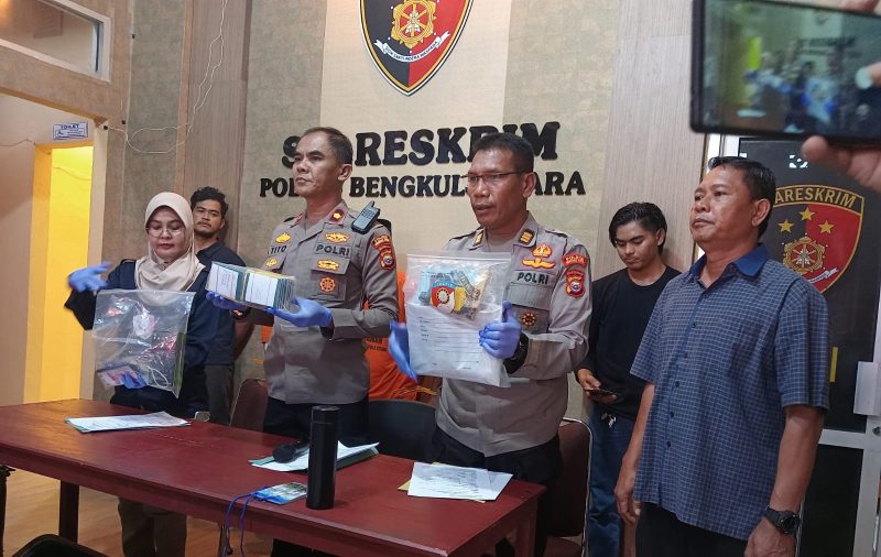 Terduga pelaku rekrutmen jamaah untuk berangkat umroh di janjikan mulai awal tahun 2025 diamankan Satreskrim