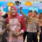 Ketua Cabang Bhayangkari Bengkulu Utara di sisi Kapolda Bengkulu mencerminkan komitmen kuat dalam mendukung penuh pengembangan Usaha Mikro, Kecil, dan Menengah